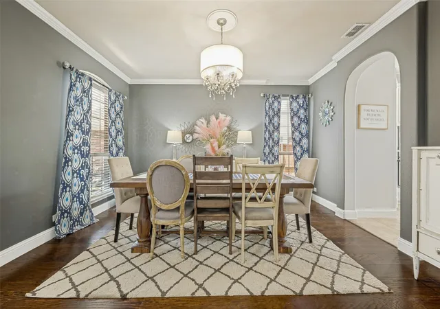 Photo 3 of Single family home for sale at 604 Bentley Ct, Roanoke, TX 76262 | MLS# 21346000 | Listing updated on 2026-10-08