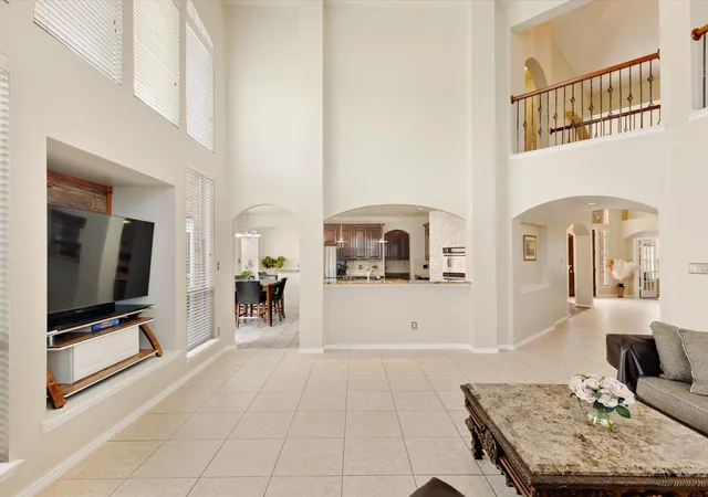 Photo 4 of Single family home for sale at 10505 Waterview Pkwy, Rowlett, TX 75089 | MLS# 21346851 | Listing updated on 2026-09-01