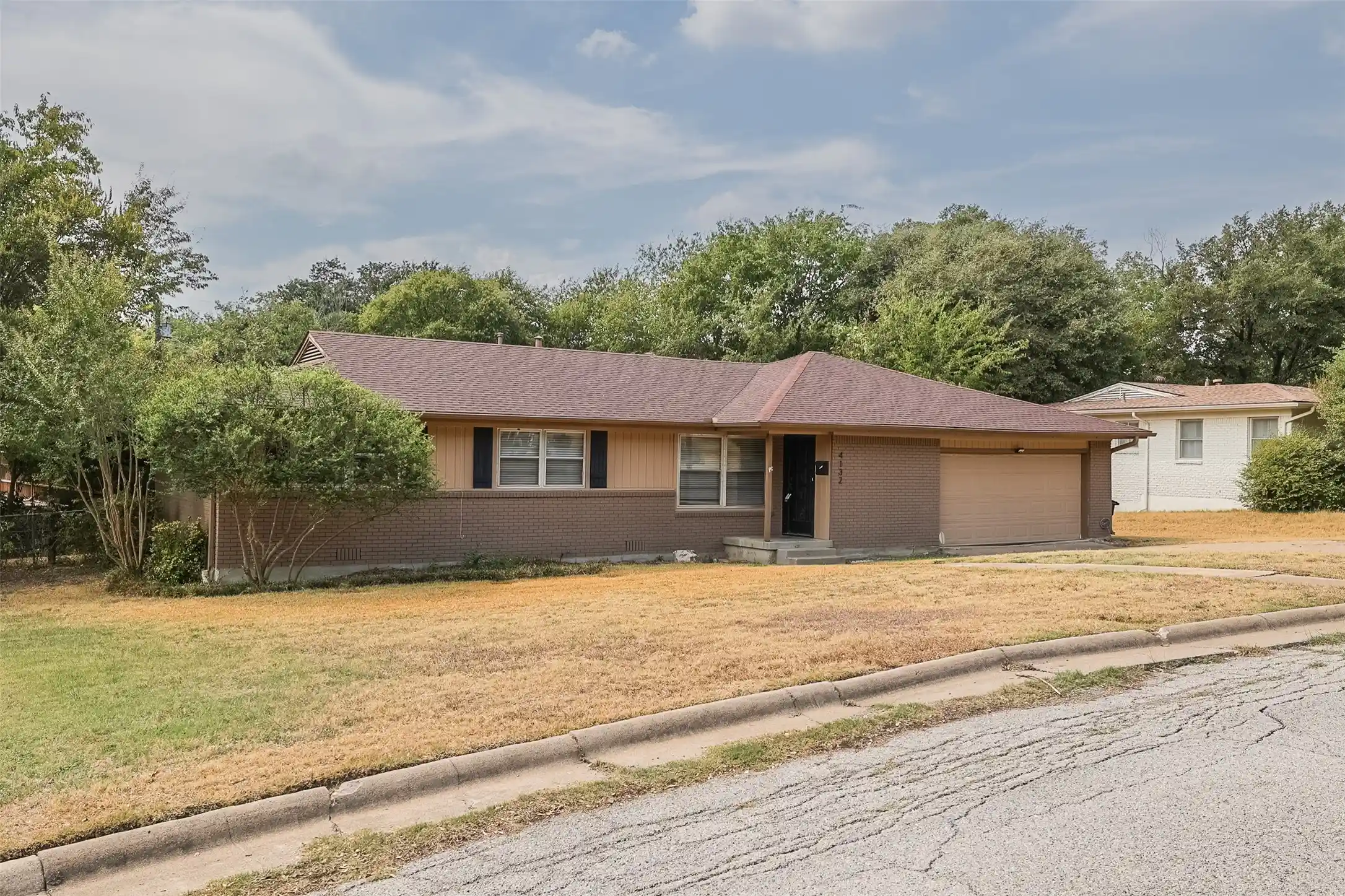 Photo 1 of Single family home for sale at 4132 Middlebrook Rd, Fort Worth, TX 76116 | MLS# 21343724 | Listing updated on 2026-10-09