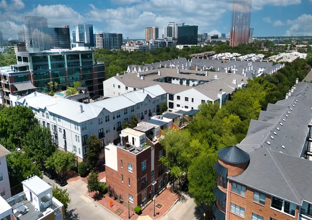Photo 4 of Sale Pending at 3009 State St, Dallas, TX 75204 | MLS# 21345506 | Listing updated on 2026-08-25