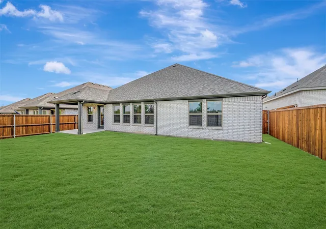 Photo 40 of Single family home for sale at 122 Hudson Ln, Justin, TX 76247 | MLS# 21340553 | Listing updated on 2026-10-08