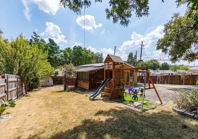 Photo 3 of Single family home for sale at 2802 Gooch St, Dallas, TX 75241 | MLS# 21346882 | Listing updated on 2026-10-07