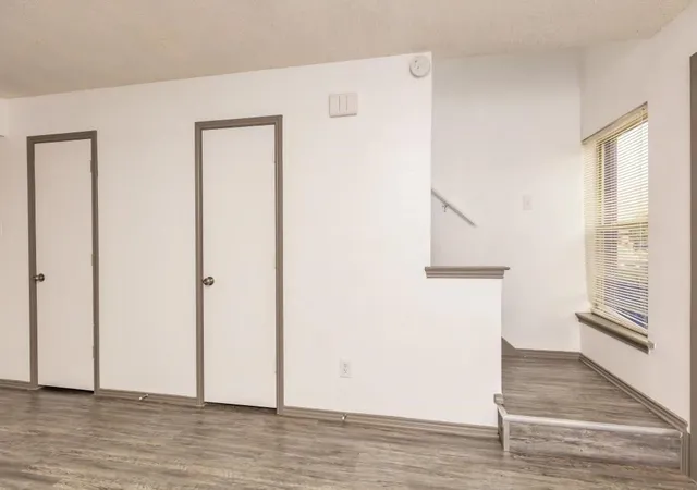 Photo 3 of House for sale at 213 Cambridge Dr, Saginaw, TX 76179 | MLS# 21346892 | Listing updated on 2026-08-04