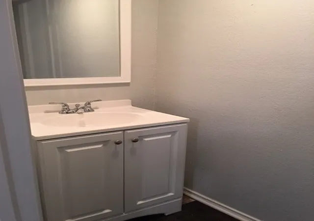 Photo 4 of House for sale at 213 Cambridge Dr, Saginaw, TX 76179 | MLS# 21346892 | Listing updated on 2026-08-04