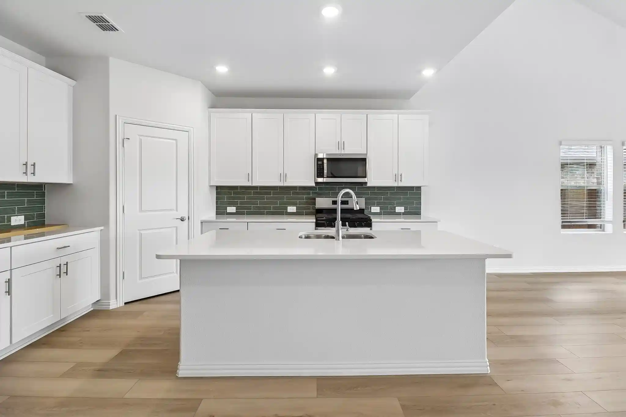 Photo 1 of Single family home for sale at 2124 Santa Anita St, Seagoville, TX 75159 | MLS# 21346514 | Listing updated on 2026-10-19