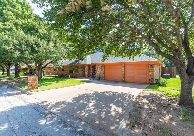 Photo 4 of Sale Pending at 5025 Patsye Ann Cvs, Abilene, TX 79606 | MLS# 21345628 | Listing updated on 2026-08-31