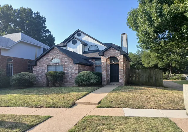 Photo 1 of Single family home for sale at 4305 Sierra Dr, Grand Prairie, TX 75052 | MLS# 21315424 | Listing updated on 2026-09-03
