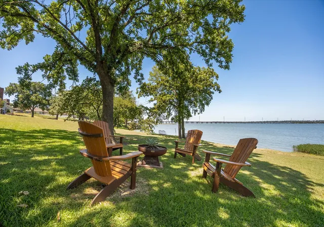 Photo 4 of Single family home for sale at 9959 Waterfront Trl, Rockwall, TX 75087 | MLS# 21343426 | Listing updated on 2026-08-26