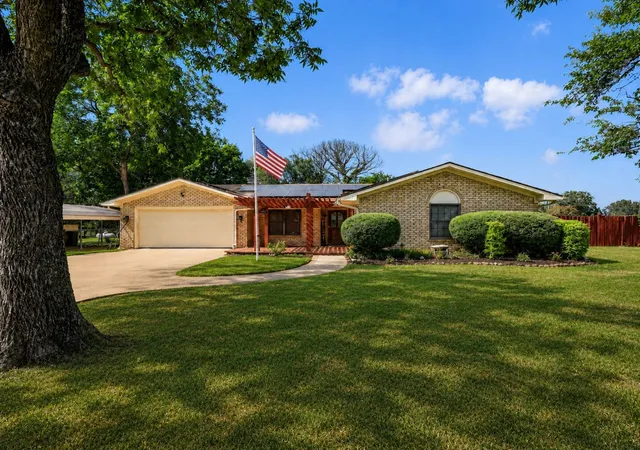 Photo 2 of Single family home for sale at 233 Randell Terrace Dr, Denison, TX 75020 | MLS# 21338925 | Listing updated on 2026-09-04