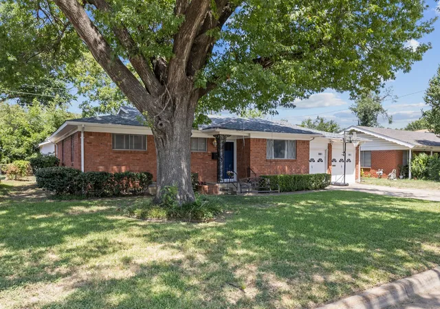 Photo 3 of Single family home for sale at 2113 David Dr, Fort Worth, TX 76111 | MLS# 21346462 | Listing updated on 2026-08-22