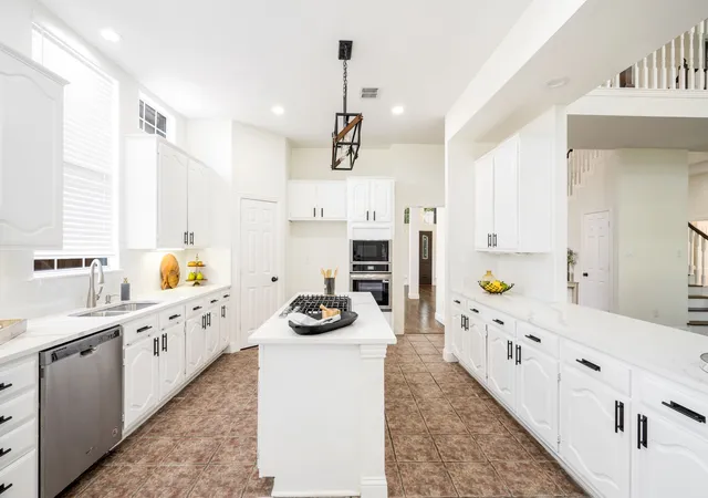Photo 4 of Single family home for sale at 5901 Louisville Dr, Frisco, TX 75035 | MLS# 21346809 | Listing updated on 2026-09-30