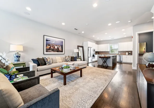3rd image of 7700 Eastern Ave #207, Dallas, TX 75209 | MLS# 21346854