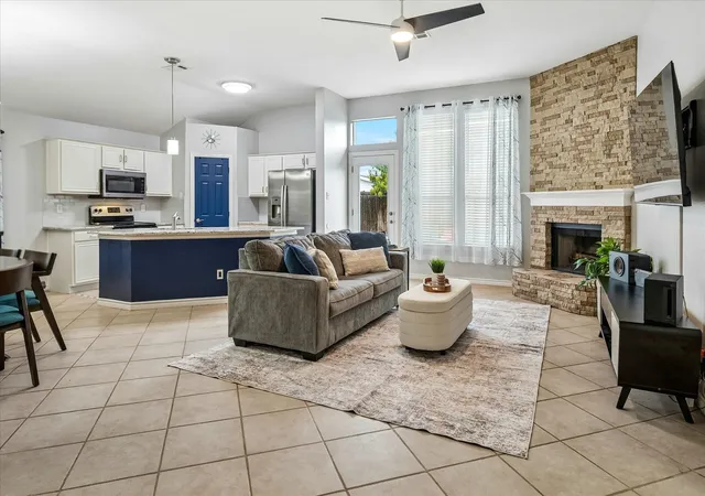 Photo 4 of Single family home for sale at 1031 Port Aransas Dr, Little Elm, TX 75068 | MLS# 21346800 | Listing updated on 2026-10-03