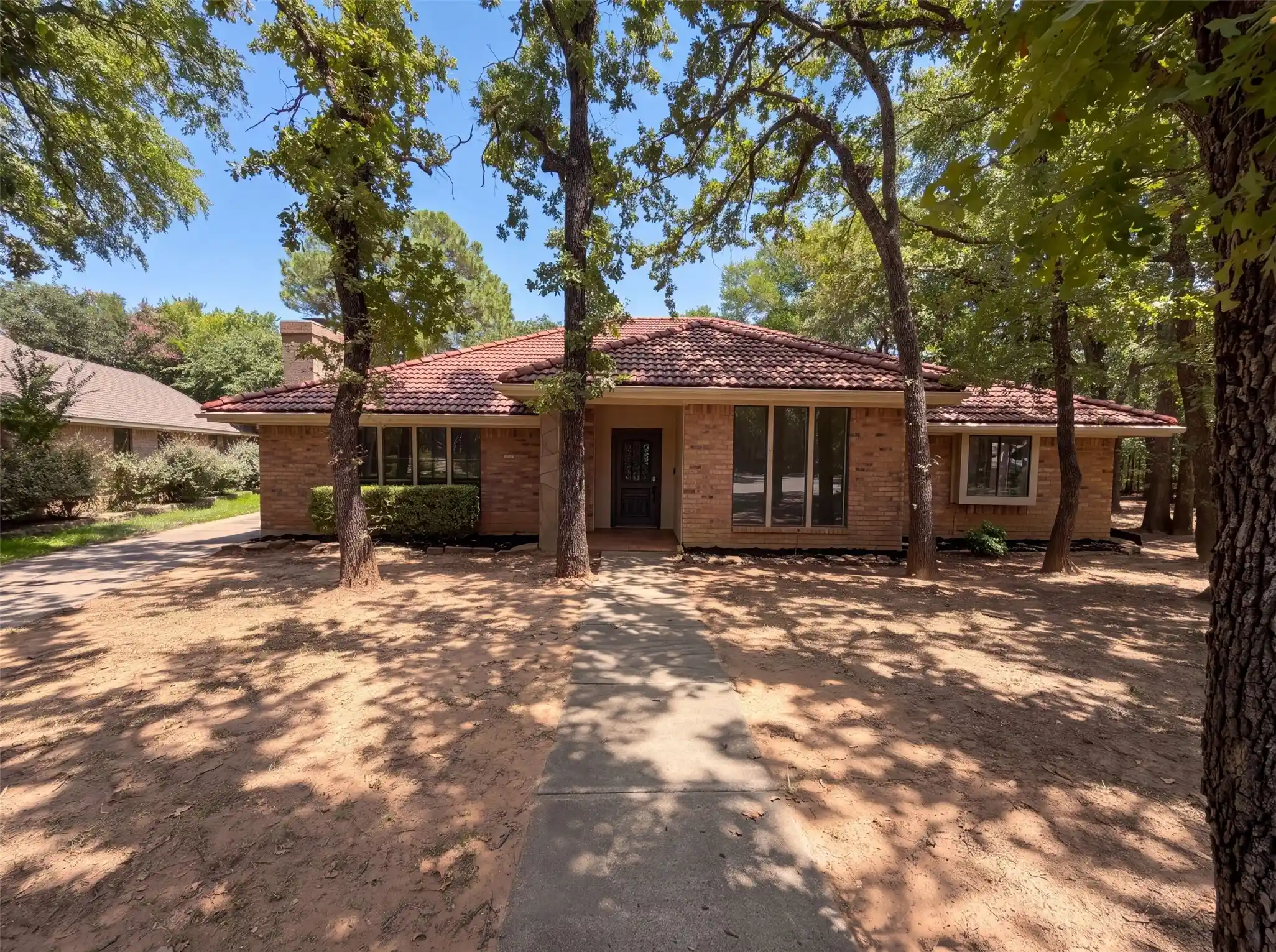 Single family home for sale at 9 Muirfield Ct, Roanoke, TX 76262 | MLS# 21347053