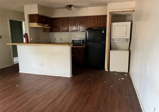 2nd image of 9823 Walnut St #303, Dallas, TX 75243 | MLS# 21342791