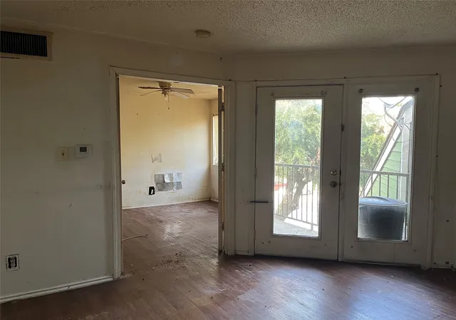 Photo 3 of Condo for sale at 9823 Walnut St #303, Dallas, TX 75243 | MLS# 21342791 | Listing updated on 2026-09-24