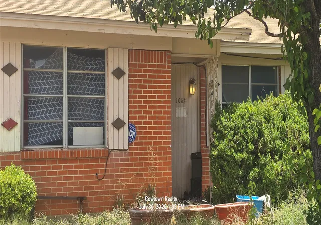 5th image of 1053 Cole Ct, Fort Worth, TX 76115 | MLS# 21347039