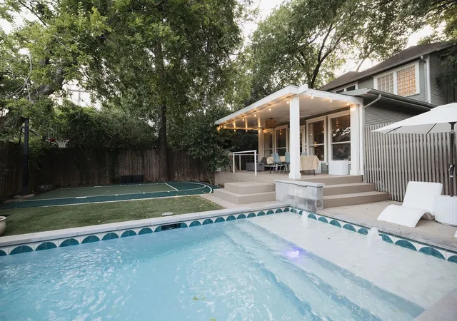 Photo 2 of Sale Pending at 4710 Swiss Ave, Dallas, TX 75204 | MLS# 21345497 | Listing updated on 2026-09-01