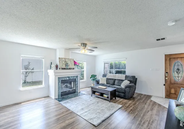3rd image of 3148 Pine Valley Dr, Grand Prairie, TX 75052 | MLS# 21339441