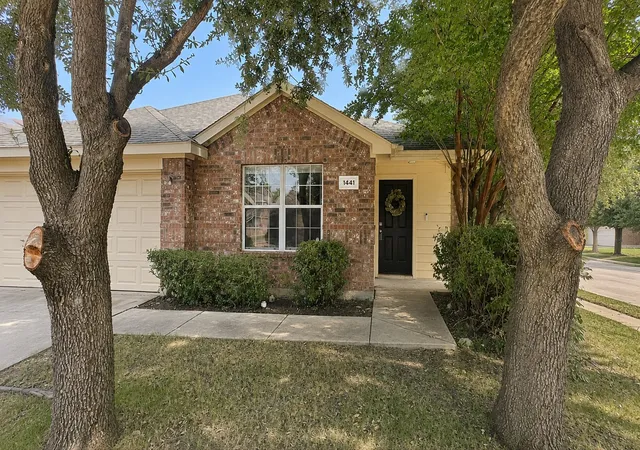 Photo 2 of Single family home for sale at 1441 Mountain Air Trl, Fort Worth, TX 76131 | MLS# 21343583 | Listing updated on 2026-08-08