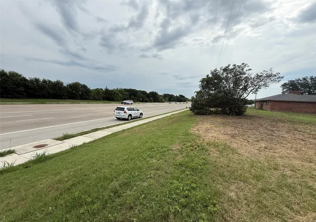 Photo 1 of Single family home for sale at 4724 N University Dr, Denton, TX 76208 | MLS# 21345432 | Listing updated on 2026-08-26