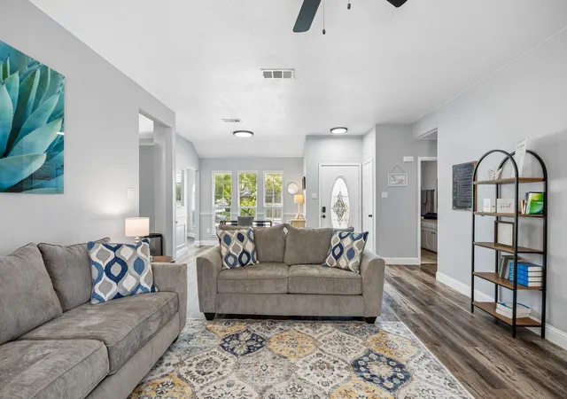 Photo 4 of Single family home for sale at 8510 Hartford Dr, Rowlett, TX 75089 | MLS# 21347052 | Listing updated on 2026-10-08