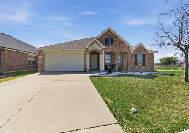 Photo 2 of Single family home for sale at 9469 Fox Hill Dr, Fort Worth, TX 76131 | MLS# 21347154 | Listing updated on 2026-08-26