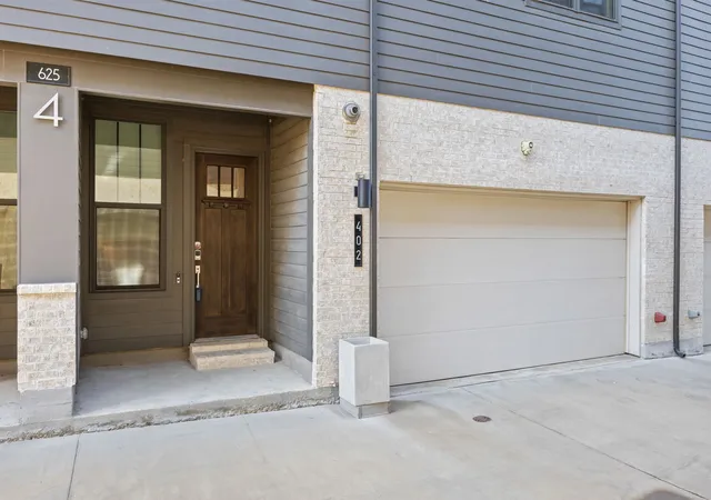 Photo 1 of Condo for sale at 625 N Tyler St #402, Dallas, TX 75208 | MLS# 21345091 | Listing updated on 2026-08-15