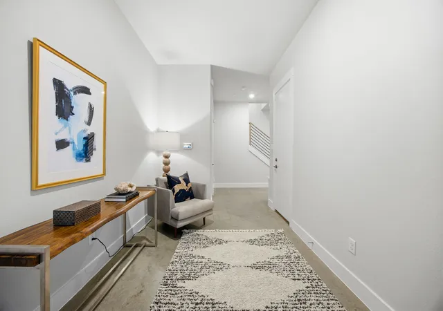 Photo 3 of Condo for sale at 625 N Tyler St #402, Dallas, TX 75208 | MLS# 21345091 | Listing updated on 2026-08-15