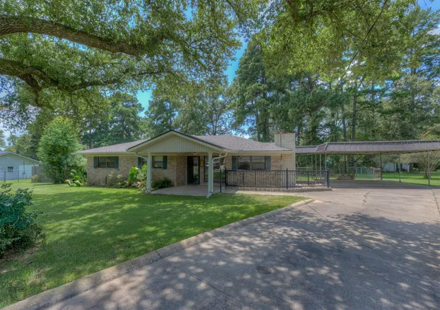 Photo 2 of Single family home for sale at 246 Ave Kay, Shreveport, LA 71107 | MLS# 21346644 | Listing updated on 2026-08-28