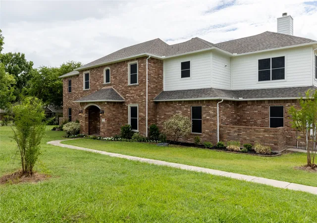 Photo 1 of Mansion for sale at 2801 Vinson Rd, Wylie, TX 75098 | MLS# 21346939 | Listing updated on 2026-08-26