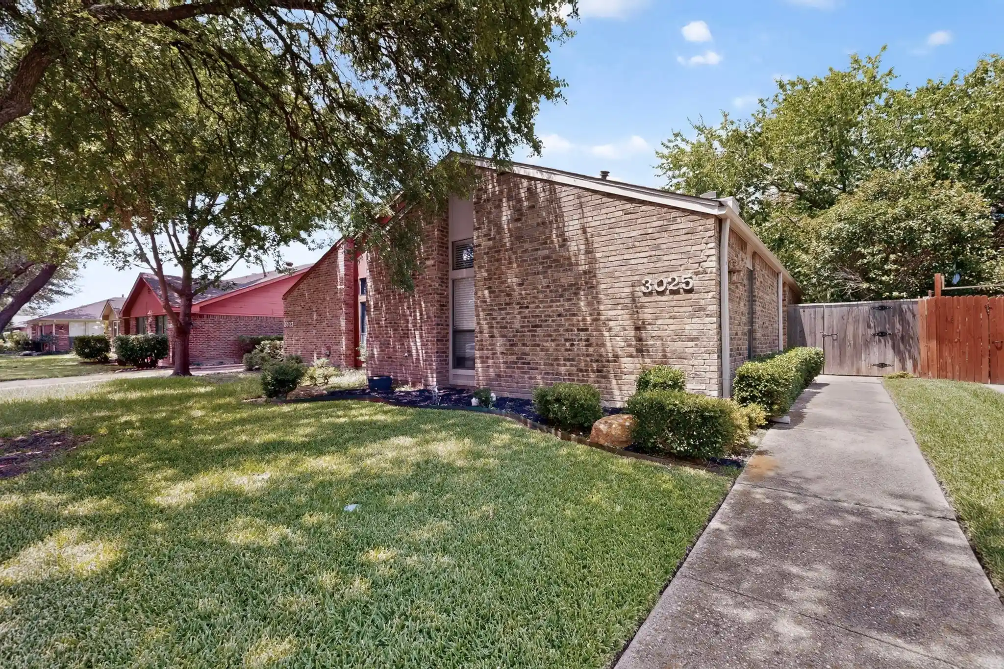 Photo 1 of Single family home for sale at 3025 Westforest Dr, Dallas, TX 75229 | MLS# 21328548 | Listing updated on 2026-10-19