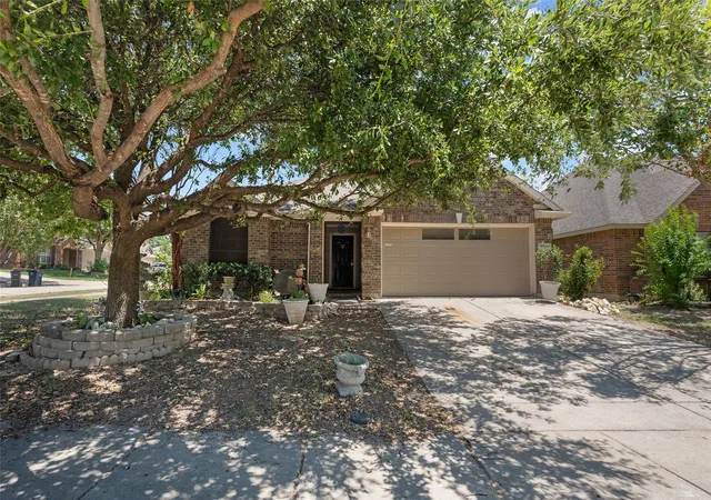 Photo 2 of Single family home for sale at 10032 Chrysalis Dr, Fort Worth, TX 76131 | MLS# 21344266 | Listing updated on 2026-08-19