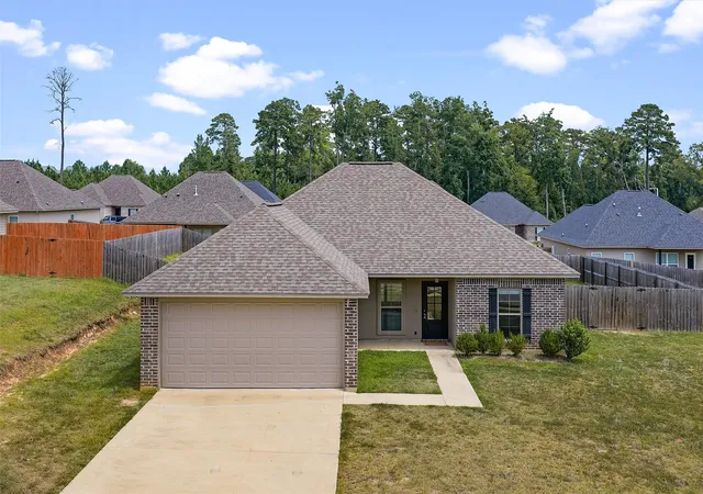 1st image of 3200 Leyland Dr, Ruston, LA 71270 | MLS# 21272358