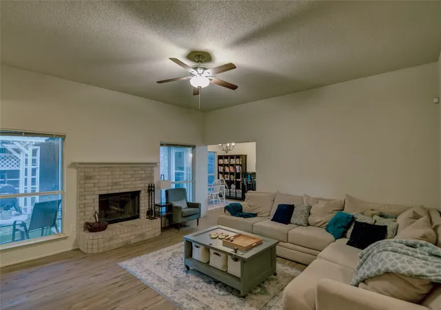 Photo 2 of Single family home for sale at 1129 Doreen St, White Settlement, TX 76108 | MLS# 21346346 | Listing updated on 2026-08-10