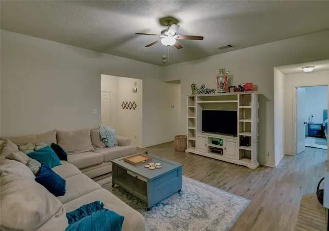Photo 3 of Single family home for sale at 1129 Doreen St, White Settlement, TX 76108 | MLS# 21346346 | Listing updated on 2026-08-10