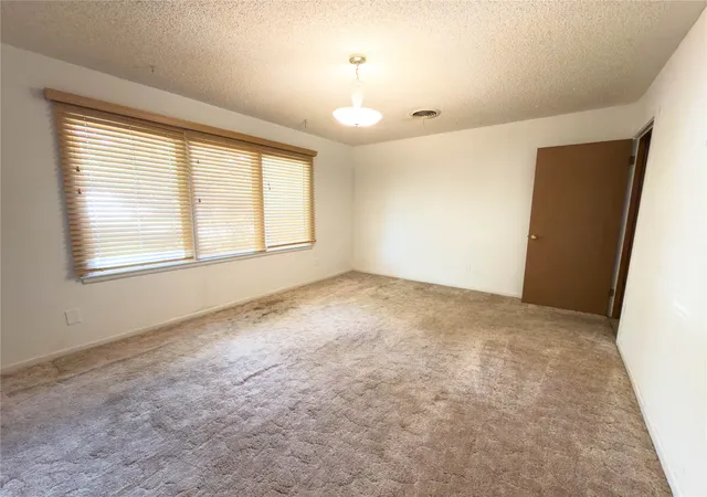 Photo 2 of Single family home for sale at 2117 Oakwood Ln, Abilene, TX 79605 | MLS# 21345703 | Listing updated on 2026-09-01