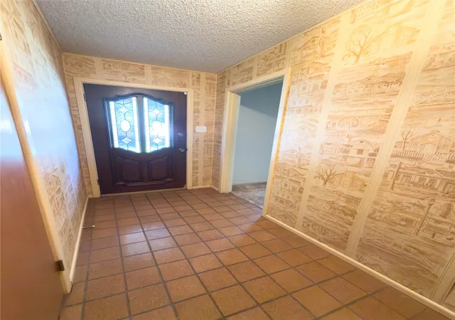 Photo 3 of Single family home for sale at 2117 Oakwood Ln, Abilene, TX 79605 | MLS# 21345703 | Listing updated on 2026-09-01