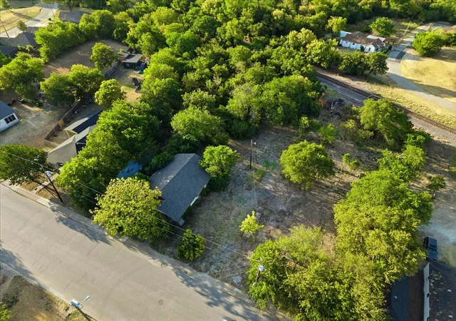 Photo 3 of Single family home for sale at 400 & 402 Wyatt St, Waxahachie, TX 75165 | MLS# 21346824 | Listing updated on 2026-08-27
