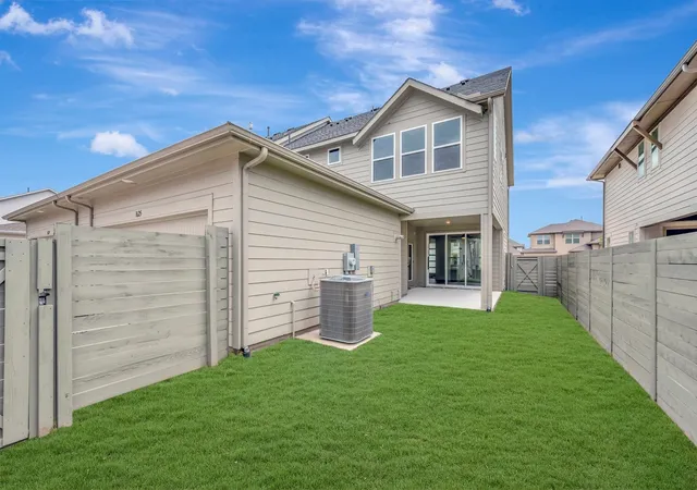 Photo 3 of Sale Pending at 1625 Laurel Ln, Argyle, TX 76226 | MLS# 21347121 | Listing updated on 2026-09-15