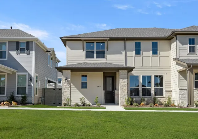 Photo 3 of Townhouse for sale at 1421 Laurel Ln, Argyle, TX 76226 | MLS# 21347164 | Listing updated on 2026-08-28