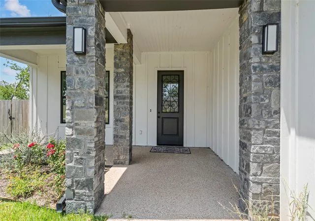 Photo 2 of Single family home for sale at 107 N Jena St, Riesel, TX 76682 | MLS# 21346187 | Listing updated on 2026-08-15
