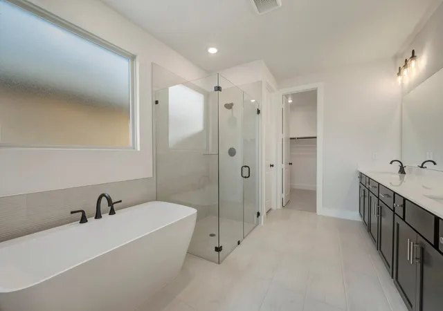 Photo 4 of Single family home for sale at 1732 Nesting Robin Ln, Krum, TX 76249 | MLS# 21347281 | Listing updated on 2026-08-25
