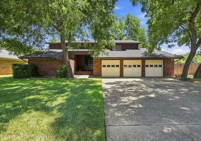 Photo 1 of Single family home for sale at 408 Arcadia St, Hurst, TX 76053 | MLS# 21347334 | Listing updated on 2026-09-07