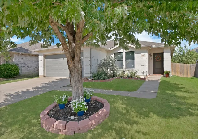 Photo 1 of Single family home for sale at 7604 Scarlet View Trl, Fort Worth, TX 76131 | MLS# 21347025 | Listing updated on 2026-08-28