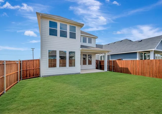 Photo 3 of Single family home for sale at 7320 Summer Sunset Dr, Krum, TX 76249 | MLS# 21347243 | Listing updated on 2026-10-02