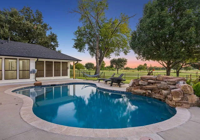 Photo 1 of Single family home for sale at 1695 Plummer Dr, Rockwall, TX 75087 | MLS# 21347022 | Listing updated on 2026-08-28