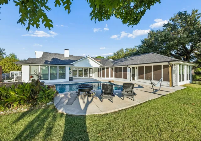 Photo 2 of Single family home for sale at 1695 Plummer Dr, Rockwall, TX 75087 | MLS# 21347022 | Listing updated on 2026-08-28