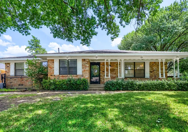Photo 2 of Single family home for sale at 10860 Waterbridge Cir, Dallas, TX 75218 | MLS# 21143129 | Listing updated on 2026-10-02