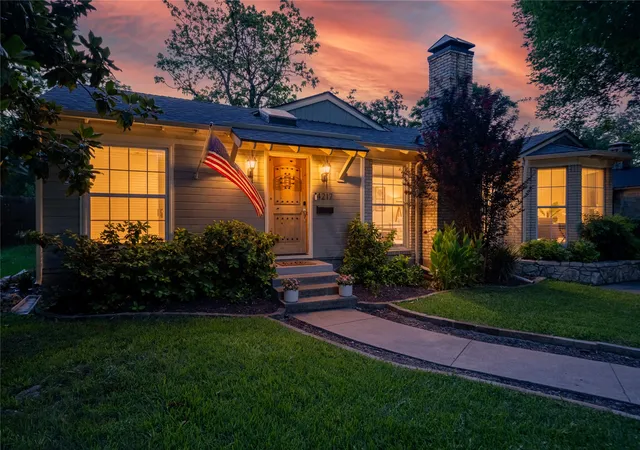 Photo 2 of Single family home for sale at 4217 Delmar Ave, Dallas, TX 75206 | MLS# 21344730 | Listing updated on 2026-10-06